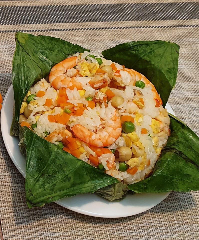 Mẹ chồng nhà người ta. Em sinh được 2 mống rồi nhưng thực sự mẹ chồng không chăm được bữa nào toàn mẹ đẻ mình chăm thôi. Có mẹ nào rơi vào hoàn cảnh giống em không ạ.

Thấy bài viết : MÂM CƠM MẸ CHỒNG BỒI BỔ CHO CON DÂU SINH NỞ LẦN HAI mà em thấy chạnh lòng quá!😭

Nấu cơm cho con dâu sinh lần hai mặc dù đã có những mâm cơm từ lần đầu nhưng vẫn phải vắt óc không biết nấu gì cho con ăn tốt sữa,ngon miệng và cả ngon mắt nữa😊. Nghĩ mãi rồi cũng qua được hai tháng sau sinh, em bé cứng cáp hơn, cần nhiều dinh dưỡng hơn nên mẹ bé ăn uống đỡ kiêng mẹ chồng cũng nhàn hơn, mong em bé mau lớn để bước vào ăn dặm cùng bà nội nhé. Xin góp mấy mâm cơm khác với lần đầu để các bạn tham khảo khi cần.

Ôi, phụ nữ hơn nhau ở tấm mẹ chồng là có thật 

Nguồn: Ha Thanh