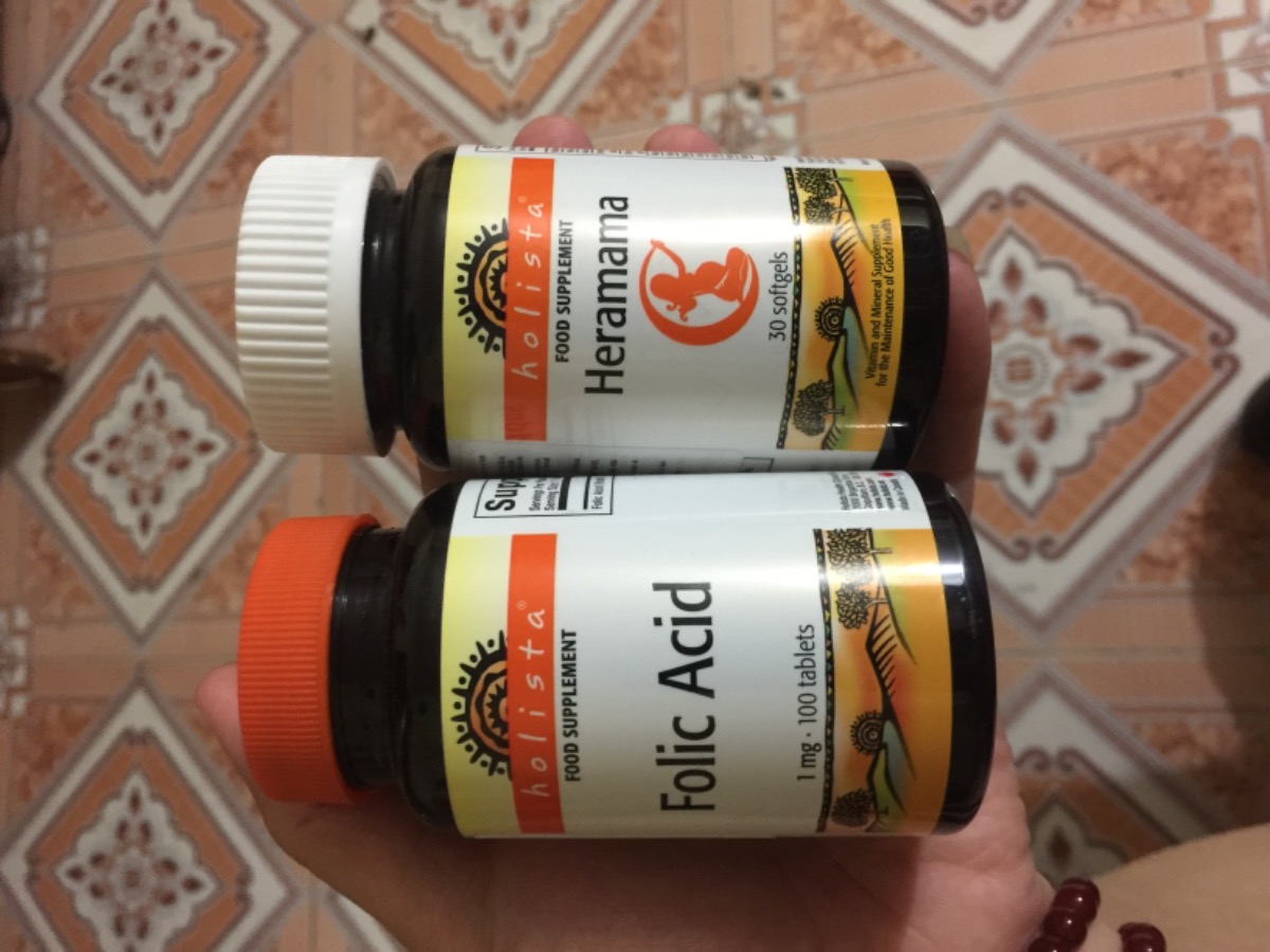 E đi khám bsi kê cho 2 loại này uống trong 3th đầu. Có mom nào dùng sp giống e ko ạ. Kia là acid folic vs sắt( cả vtm tổng hợp trong lọ sắt) thế đã đủ chưa hay phải bổ sung thêm j nữa ko nhỉ cac mom. Cùng vào chia sẻ cho nhau nhé các mẹ hi hi