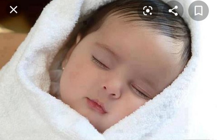 mấy mom ơi cho e hổi do hk biết mà hồi có bầu đến giờ 15 tuần. e hay nhức đầu và dùng dầu phât linh... liêu có ảnh hưởng gì đến bé hk ạ