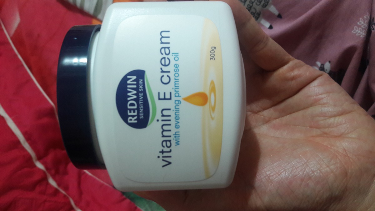 Vitamin E Cream có dùng được cho bà bầu không? Tìm hiểu ngay để bảo vệ làn da mẹ bầu!