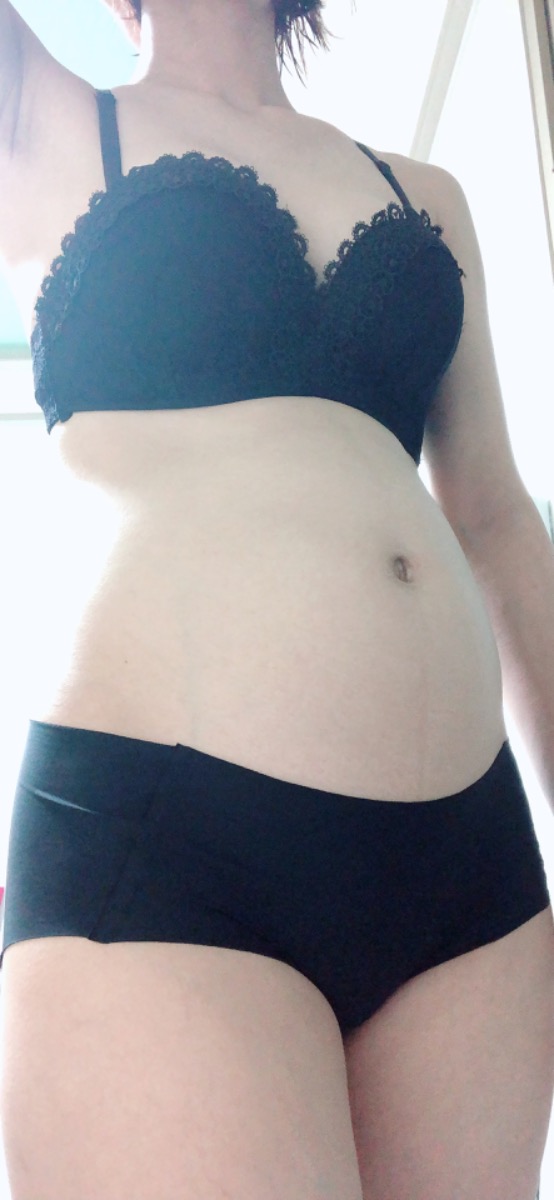 các mom thử đoán xem e bầu trai hay gái ạ. e đi siêu âm 12w chưa biết giờ đang 14w1d. e con đầu nên con nào cũng cưng yêu hết az. n mắc cái tật tò mò ạ. các m đoán vui xem nhé!