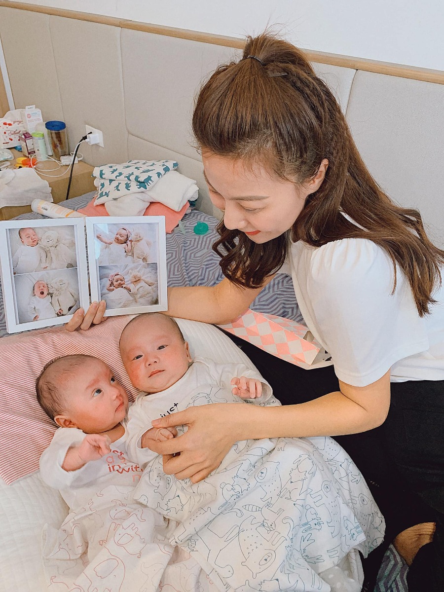 Sunday with Double J #JoynJay 😇😇😇
Wanna have twins like this 😘😘😘
cre: Quynh Hoa Nguyen