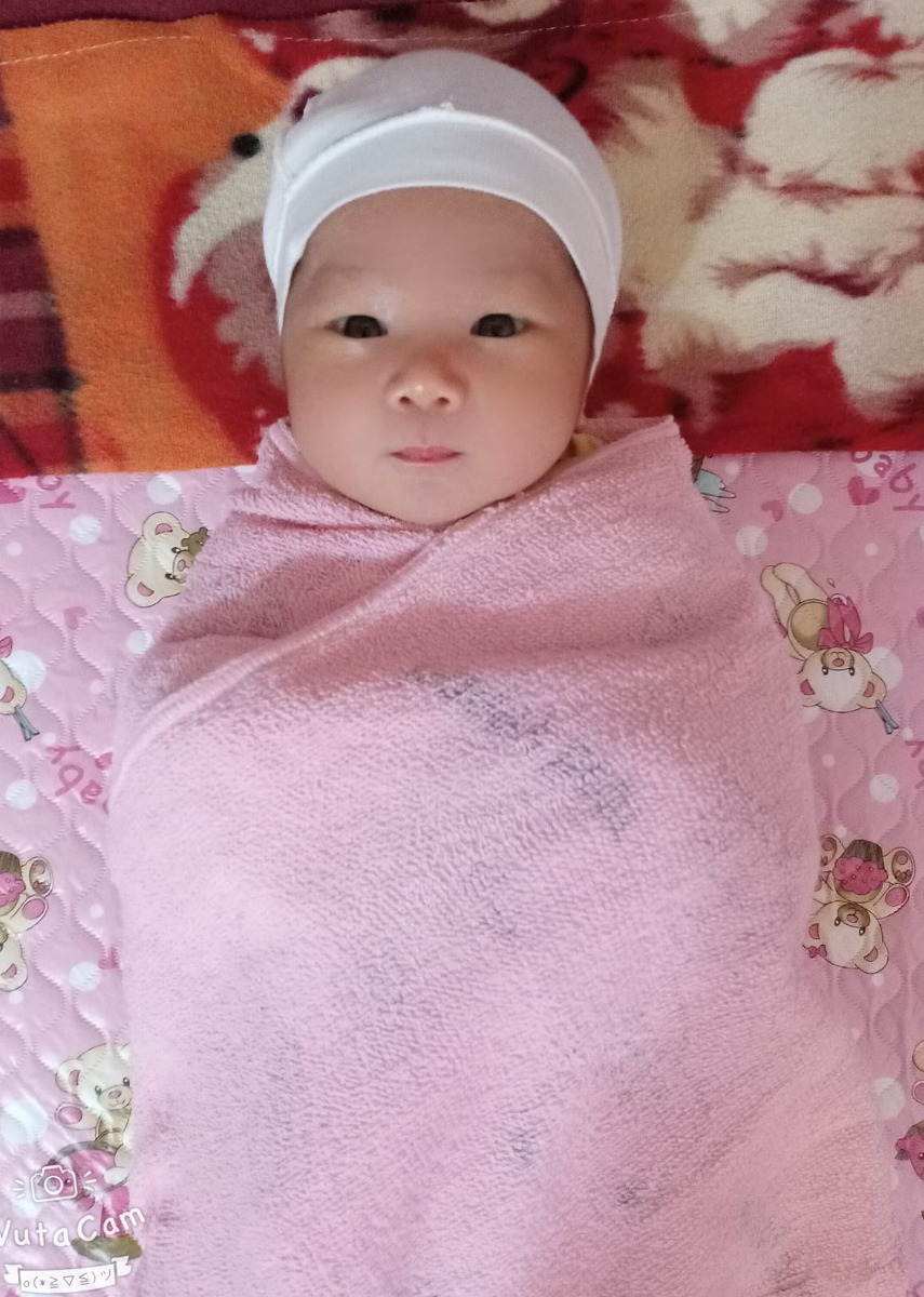 Chào cả nhà 😊
Con là ỉn 15d
41w con mới chịu ra vs bố mẹ . mẹ con bị cạn ối lo phải ăn dao quá .
May nằm chuyền 2 ngày lại sinh dc ,con dc 3,8kg sinh thường .
Chúc các mom có một thai kì khoẻ mạnh
